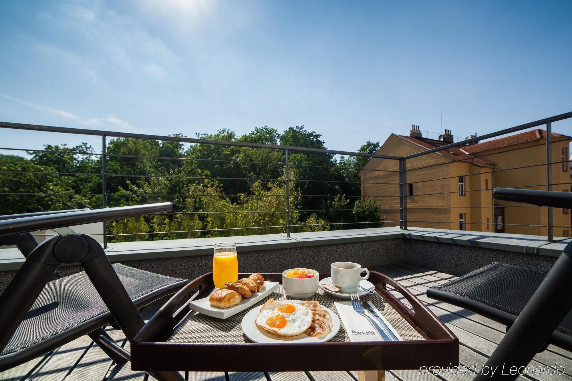 Occidental Praha Five Hotel Exterior foto