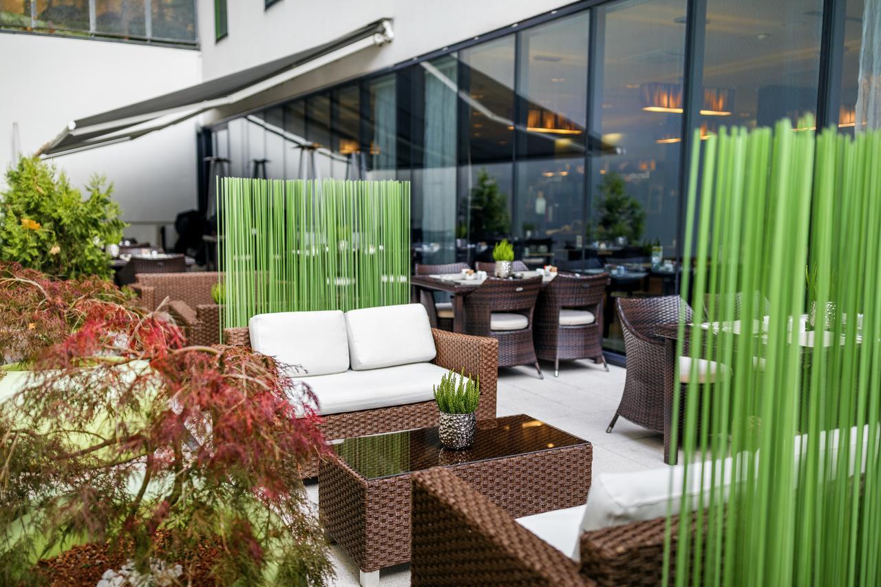 Occidental Praha Five Hotel Exterior foto