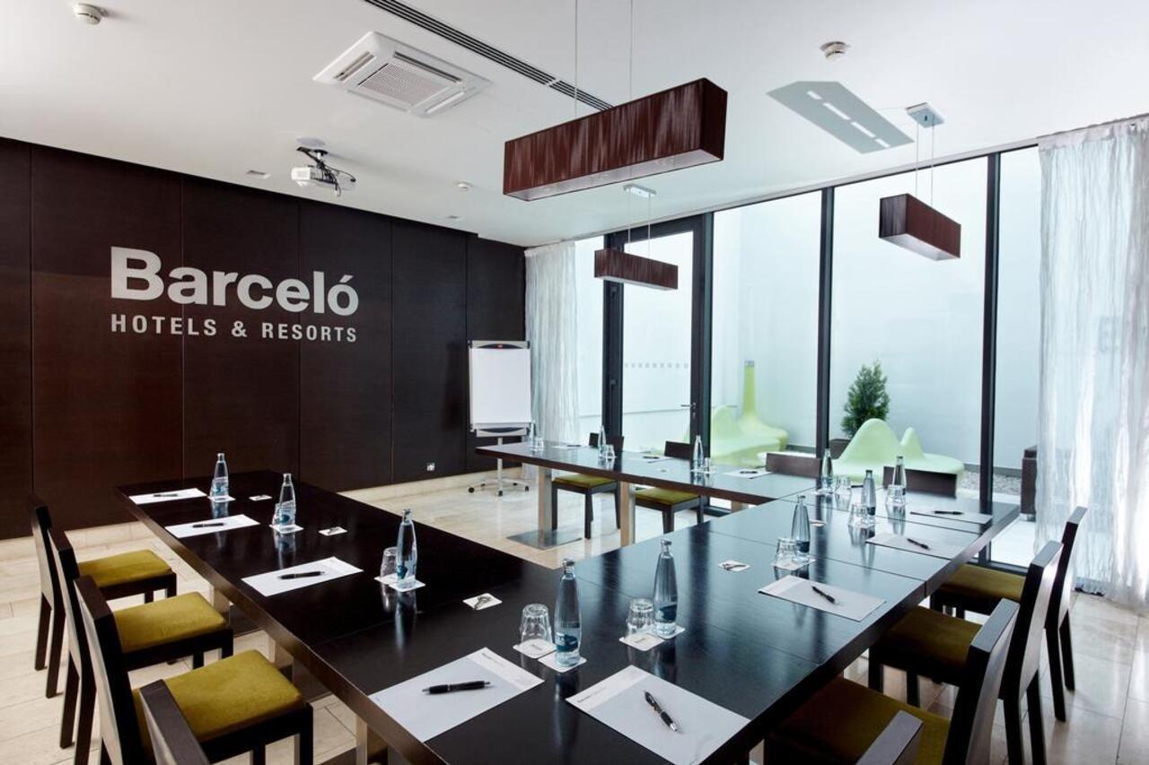 Occidental Praha Five Hotel Exterior foto